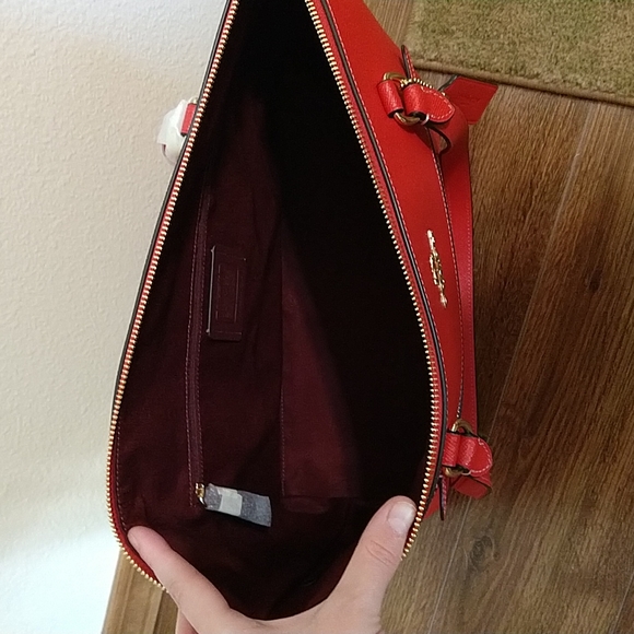 🆕 COACH Gorgeous Leather Tote - Picture 5 of 16